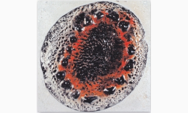 Stello Quartarone: Reperto, 2012, tecnica mista metalli argilla, pece nera, colori, 31 x 31 cm.