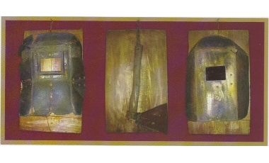 Linda Schipani: Esecuzione sospesa, 2009, maschere da saldatura, legno dorato su pannello,.