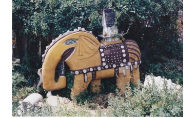 Il grande Elefante Corazzato da Combattimento, oggi distrutto.