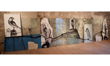 Tisibi Geva: The bird inside stands outiside, 2012.3