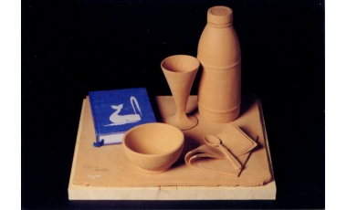 Santo Alligo: Lettura Morta,1994, terracotta.